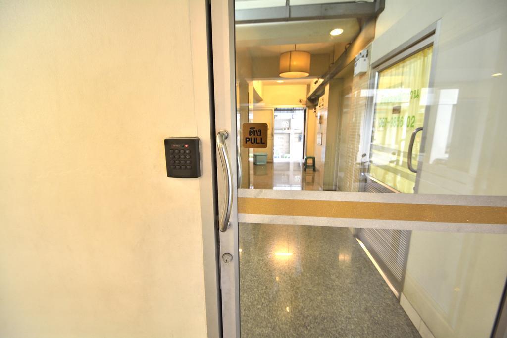 Modern Place Apartment Bangkok Quarto foto