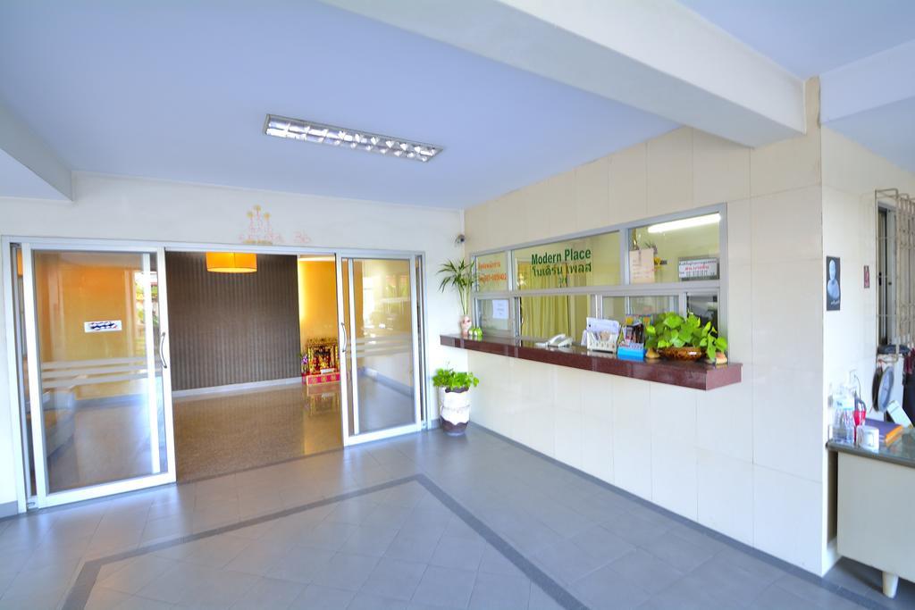 Modern Place Apartment Bangkok Exterior foto